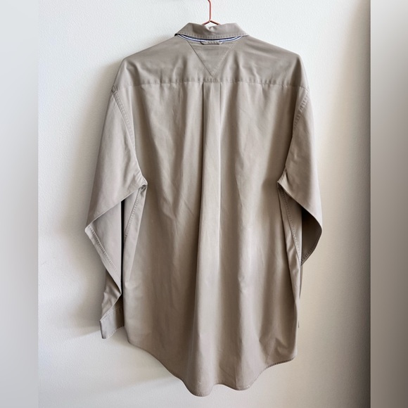 Tommy Hilfiger Tan Button Down - Sz Medium - Picture 2 of 5